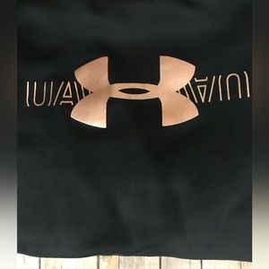 Under Armour sweatshirt 💛